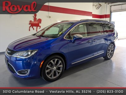 Used 2020 Chrysler Pacifica Limited w/ Tire & Wheel Group