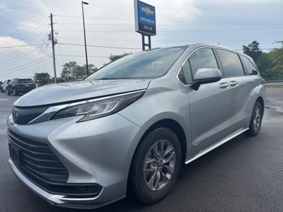 Used 2021 Toyota Sienna LE