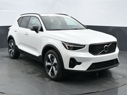 New 2025 Volvo XC40 B5 Plus w/ Protection Package Premier