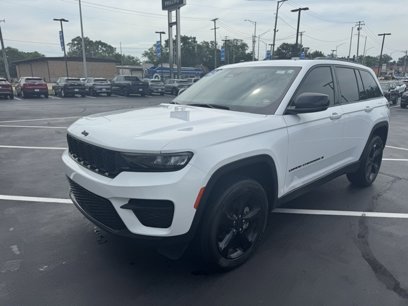 Used 2023 Jeep Grand Cherokee Altitude