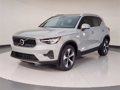 New 2025 Volvo XC40 B5 Core w/ Protection Package Premier
