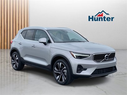 New 2025 Volvo XC40 B5 Ultra w/ Climate Package