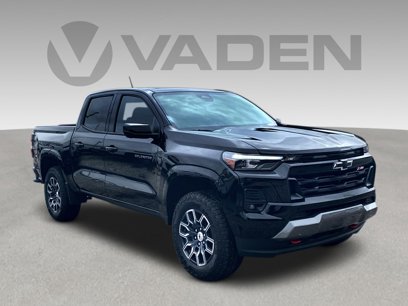 Used 2024 Chevrolet Colorado Z71 w/ Z71 Convenience Package 2