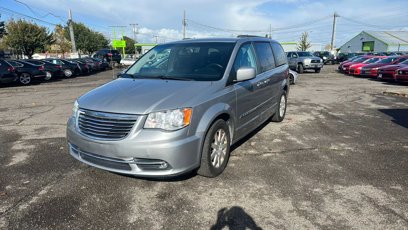 Used 2016 Chrysler Town & Country Touring