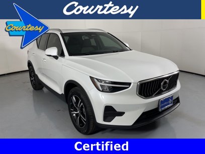 Used 2025 Volvo XC40 B5 Core