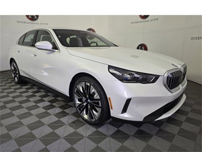 New 2025 BMW 530i xDrive w/ Premium Package