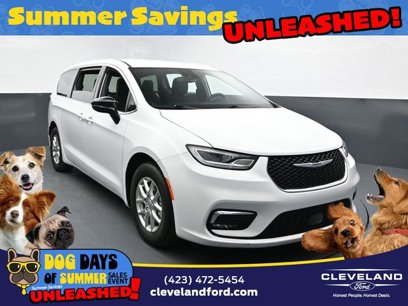 Used 2024 Chrysler Pacifica Touring