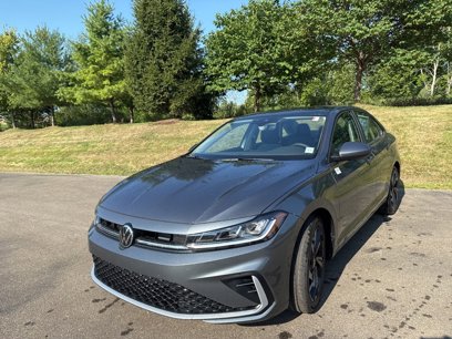 New 2025 Volkswagen Jetta SE