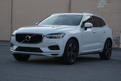 Used 2019 Volvo XC60 T5 Momentum w/ Multimedia Package