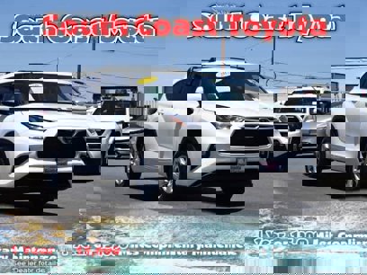 Used 2020 Toyota Highlander LE