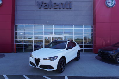New 2025 Alfa Romeo Stelvio Sprint w/ Veloce Package