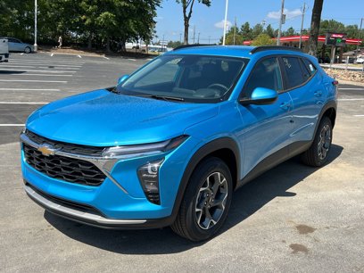 New 2025 Chevrolet Trax LT w/ Driver Confidence Package
