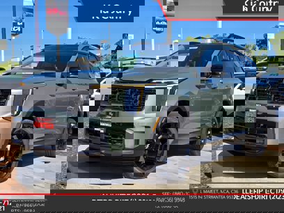 New 2025 Kia Sorento X-Line EX