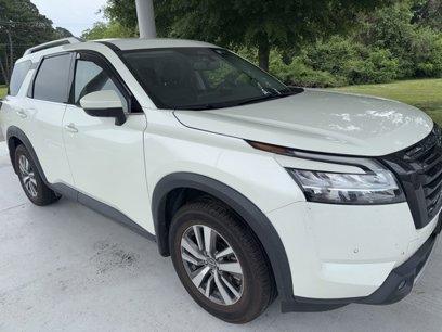 Used 2022 Nissan Pathfinder SL w/ Lighting Package (N92)