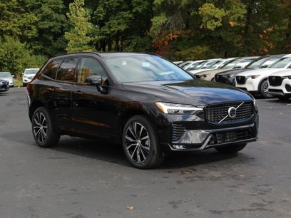 New 2025 Volvo XC60 B5 Plus w/ Protection Package Premier