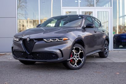New 2025 Alfa Romeo Tonale Veloce w/ Premium Package