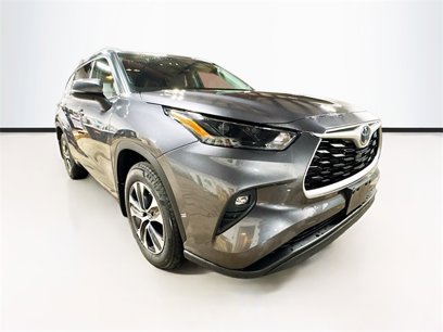 Used 2022 Toyota Highlander XLE