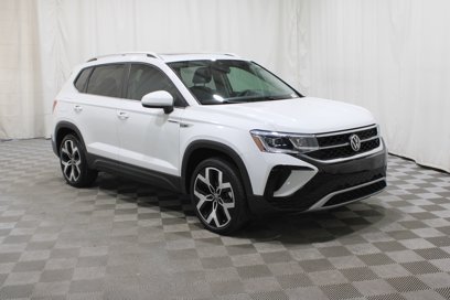 Used 2022 Volkswagen Taos SEL w/ Panoramic Sunroof Package