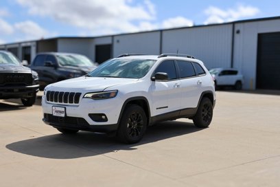 Used 2023 Jeep Cherokee Altitude Lux