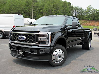 New 2025 Ford F450 Platinum w/ FX4 Off-Road Package