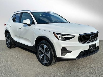 New 2025 Volvo XC40 B5 Core w/ Protection Package Premier