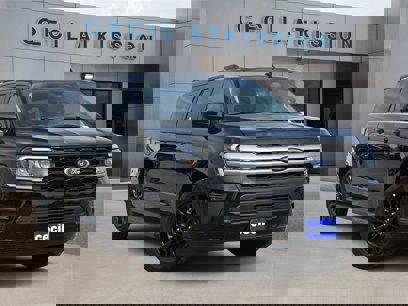 New 2024 Ford Expedition Max XLT