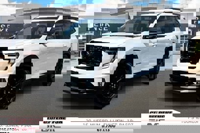 New 2025 GMC Acadia Elevation w/ Elevation Premium Package