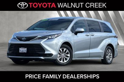 Certified 2022 Toyota Sienna LE