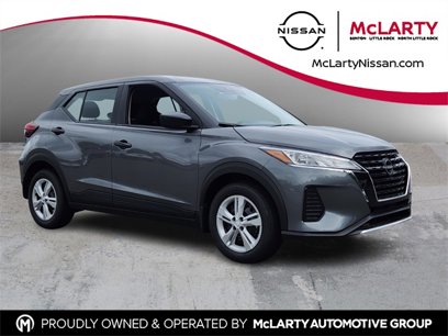 New 2025 Nissan Kicks Play S