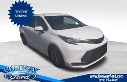 Used 2024 Toyota Sienna LE