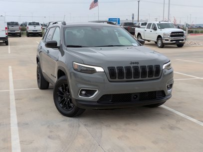 Used 2023 Jeep Cherokee Altitude Lux