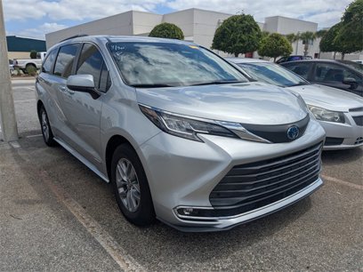 Used 2021 Toyota Sienna XLE