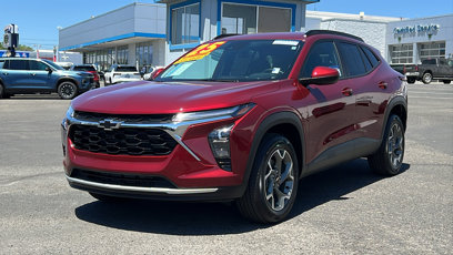 Certified 2025 Chevrolet Trax LT w/ Driver Confidence Package