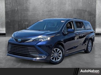 Used 2021 Toyota Sienna XLE