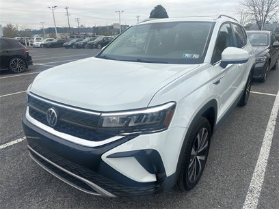 Used 2022 Volkswagen Taos SE w/ Panoramic Sunroof Package