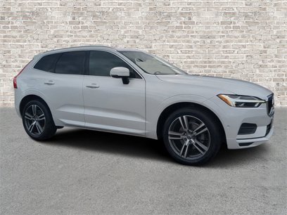 Used 2018 Volvo XC60 T5 Momentum w/ Vision Package