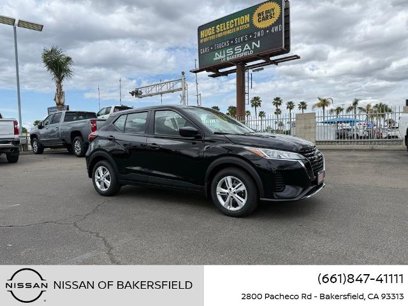 New 2025 Nissan Kicks Play S