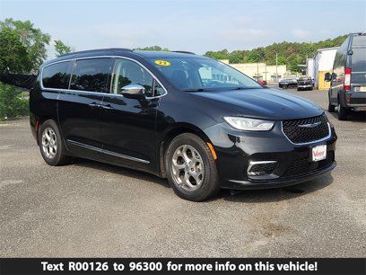 Used 2023 Chrysler Pacifica Limited