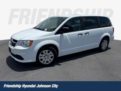 Used 2019 Dodge Grand Caravan SE w/ UConnect Hands-Free Group