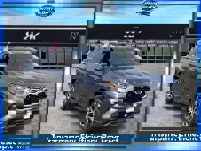 Used 2022 Toyota Highlander XLE