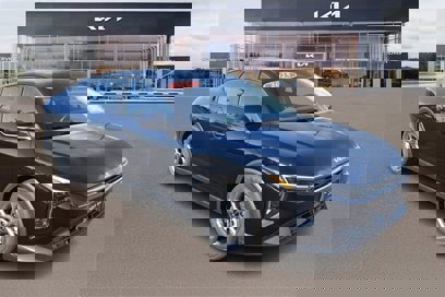 New 2025 Kia K4 LXS