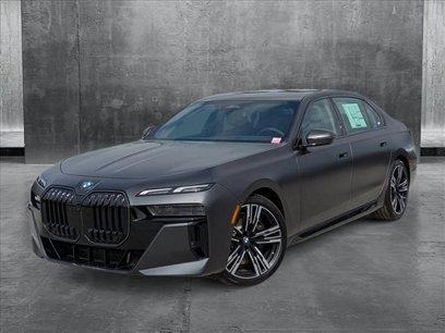New 2025 BMW 760i xDrive w/ Premium Package