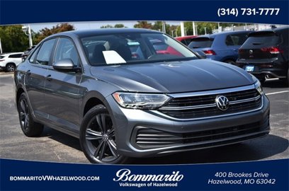 Certified 2024 Volkswagen Jetta SE w/ Panoramic Sunroof Package