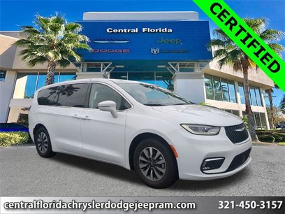 Certified 2022 Chrysler Pacifica Touring-L