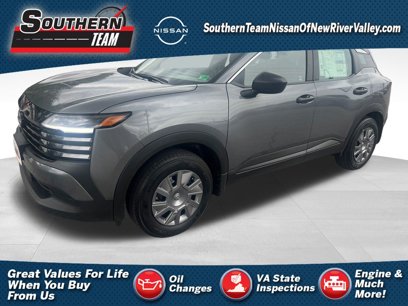 New 2025 Nissan Kicks S