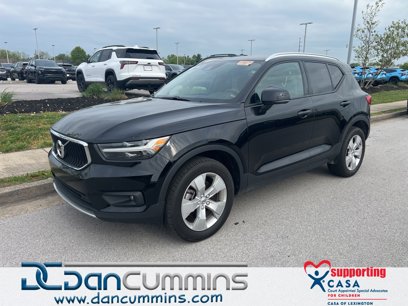 Used 2022 Volvo XC40 T5 Momentum
