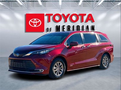 Used 2021 Toyota Sienna XLE