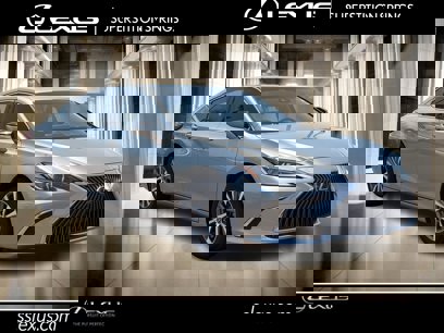 Used 2019 Lexus ES 300h w/ Accessory Package 2