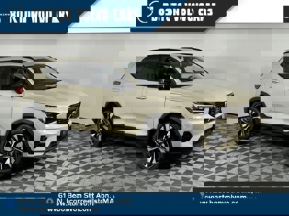 New 2025 Volvo XC40 B5 Plus w/ Climate Package