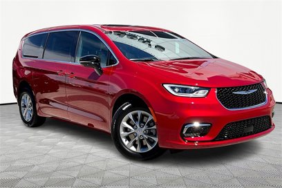 New 2025 Chrysler Pacifica Select